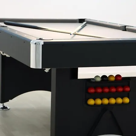 Lumi - Modern With Parking