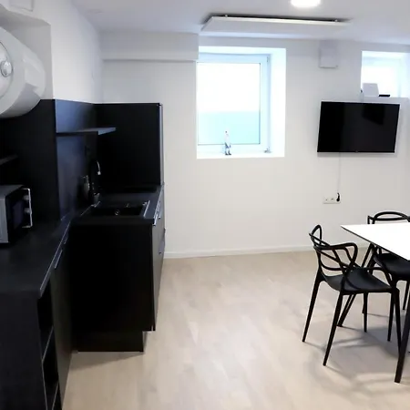 Lumi - Modern With Parking Apartmán *